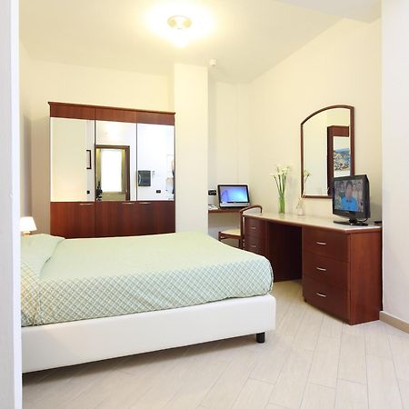 Residence Hotel Kriss Deiva Marina Dış mekan fotoğraf