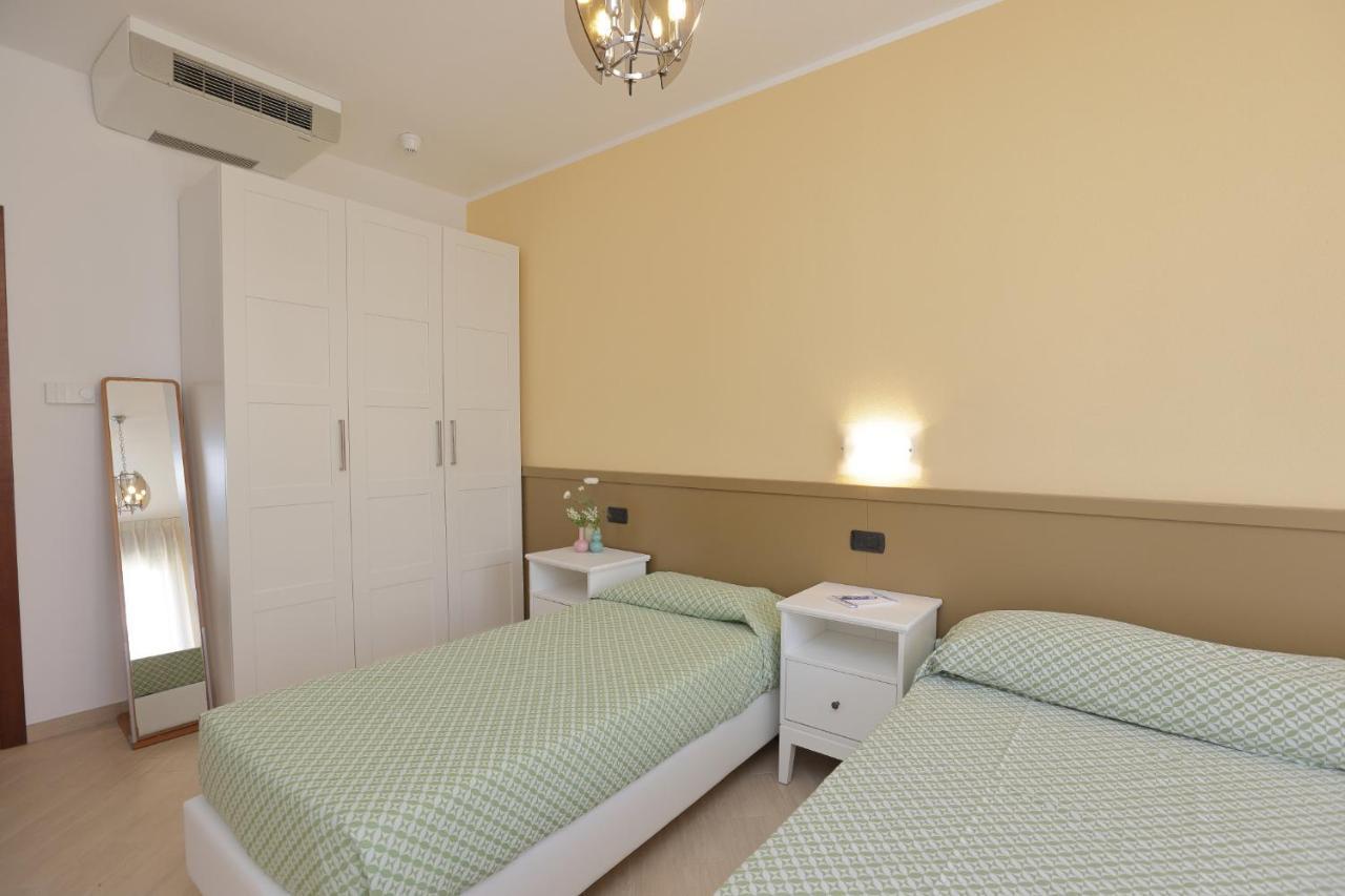 Residence Hotel Kriss Deiva Marina Dış mekan fotoğraf