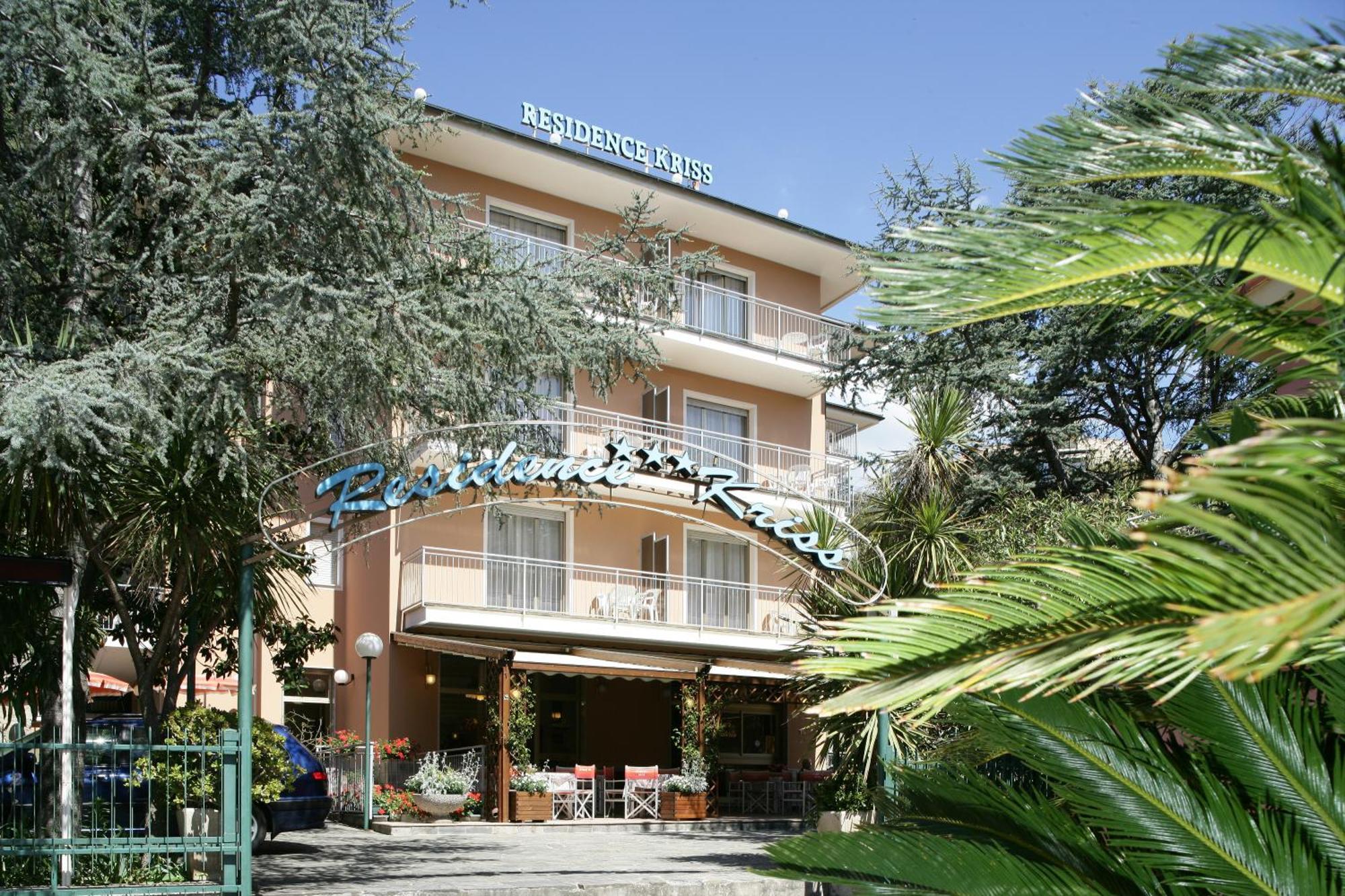 Residence Hotel Kriss Deiva Marina Dış mekan fotoğraf