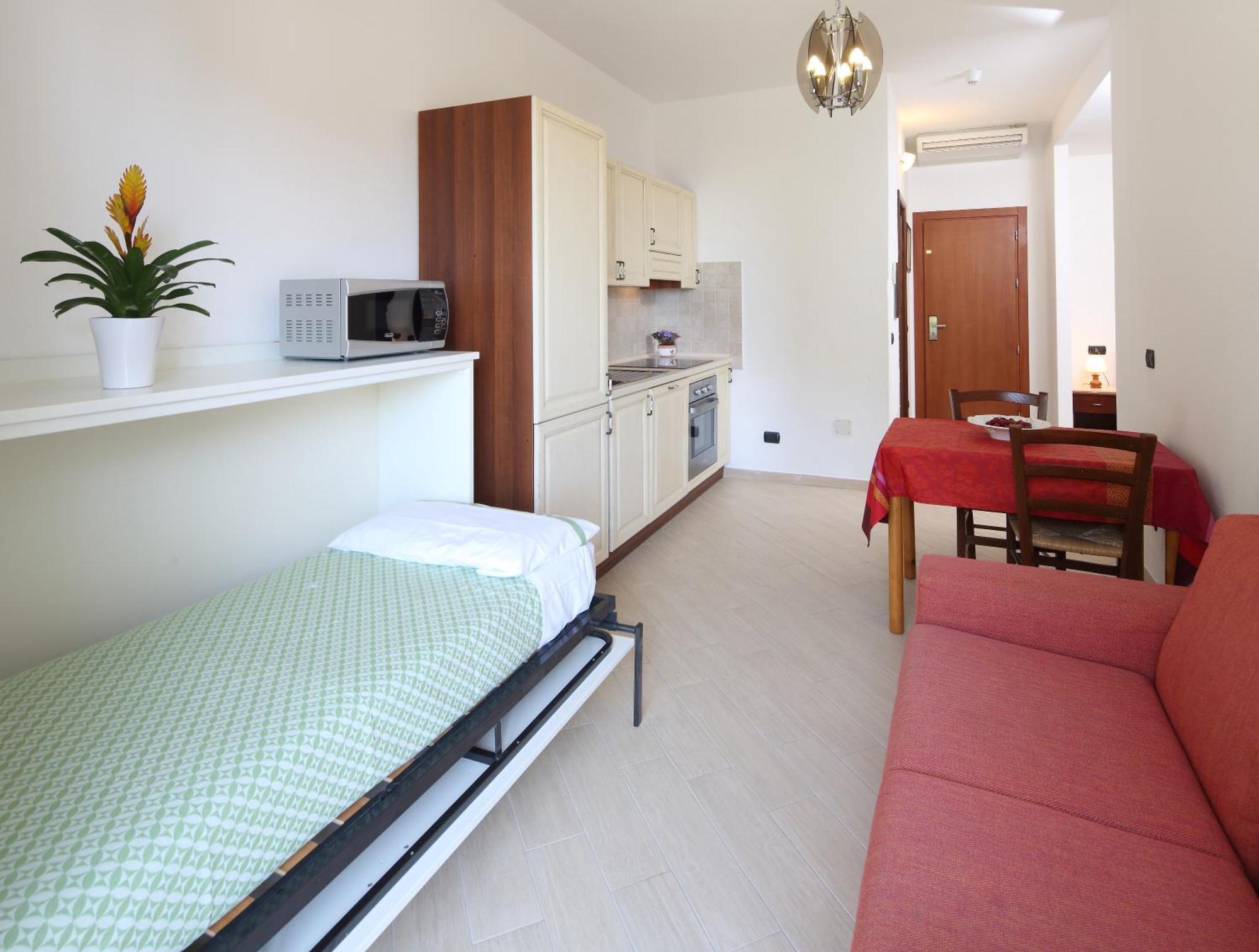 Residence Hotel Kriss Deiva Marina Dış mekan fotoğraf