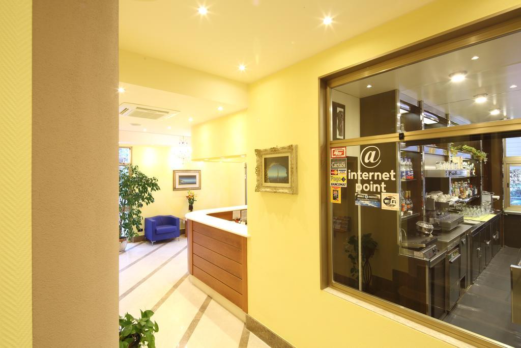 Residence Hotel Kriss Deiva Marina Dış mekan fotoğraf