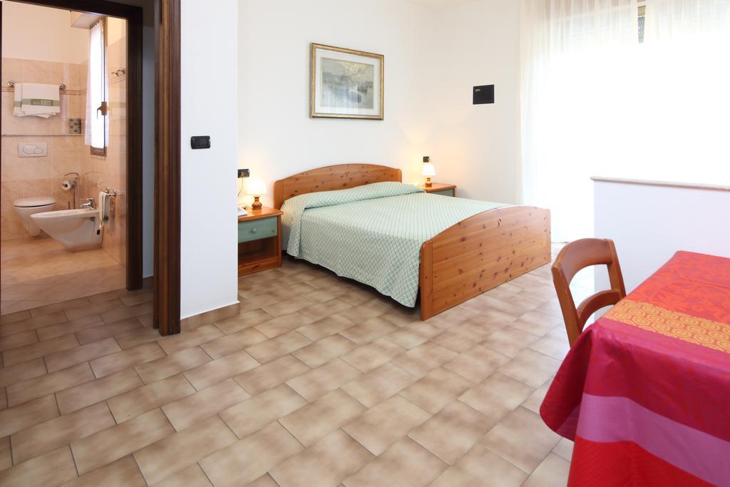 Residence Hotel Kriss Deiva Marina Dış mekan fotoğraf