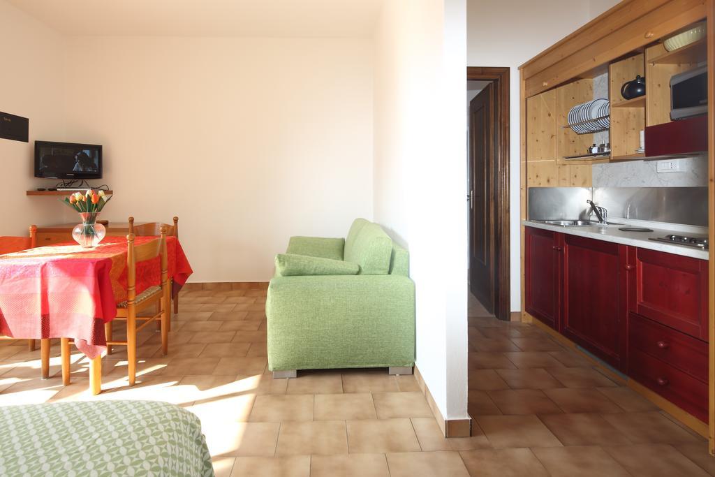 Residence Hotel Kriss Deiva Marina Dış mekan fotoğraf