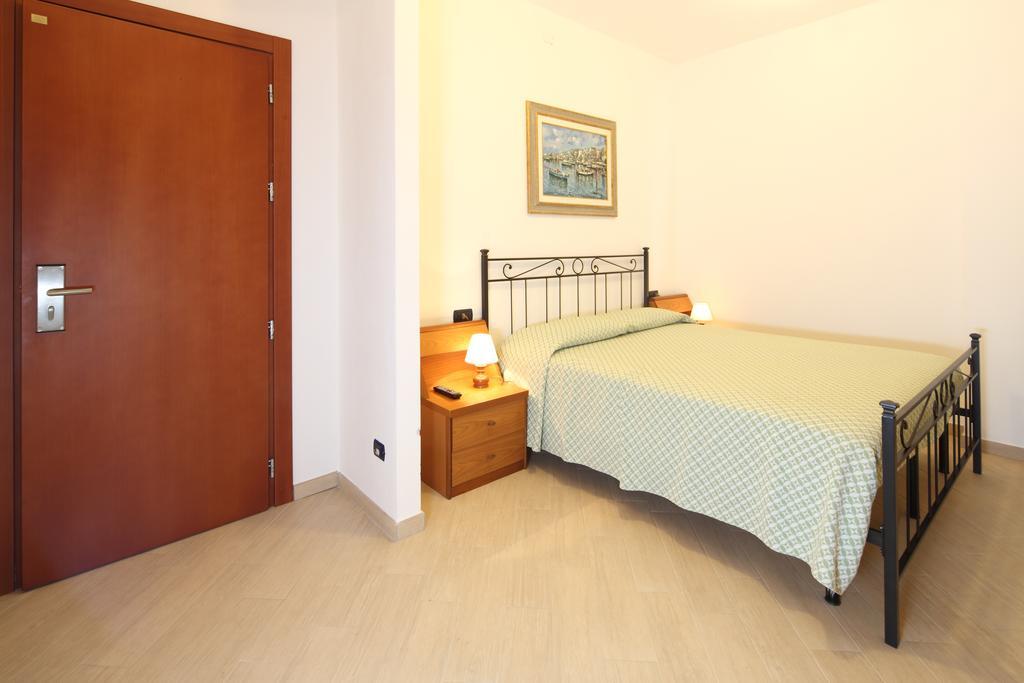 Residence Hotel Kriss Deiva Marina Dış mekan fotoğraf