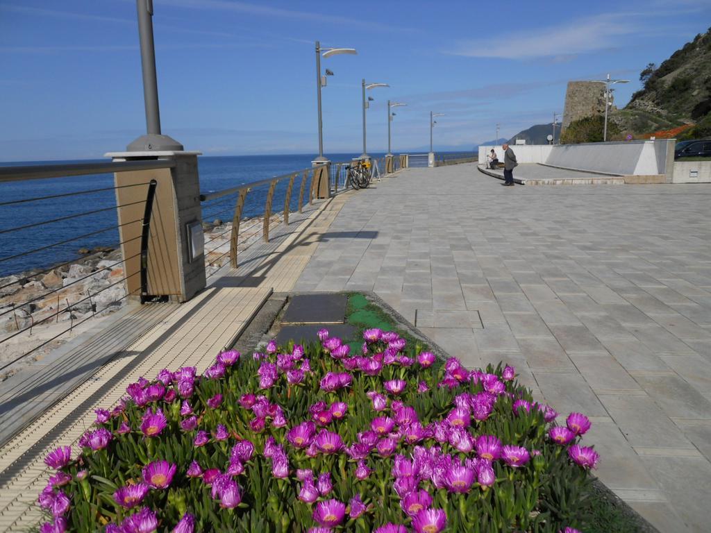 Residence Hotel Kriss Deiva Marina Dış mekan fotoğraf
